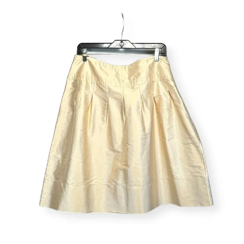 Affordable fashion that looks high-end   Skirt Designer By Lauren By Ralph Lauren  Size: 10